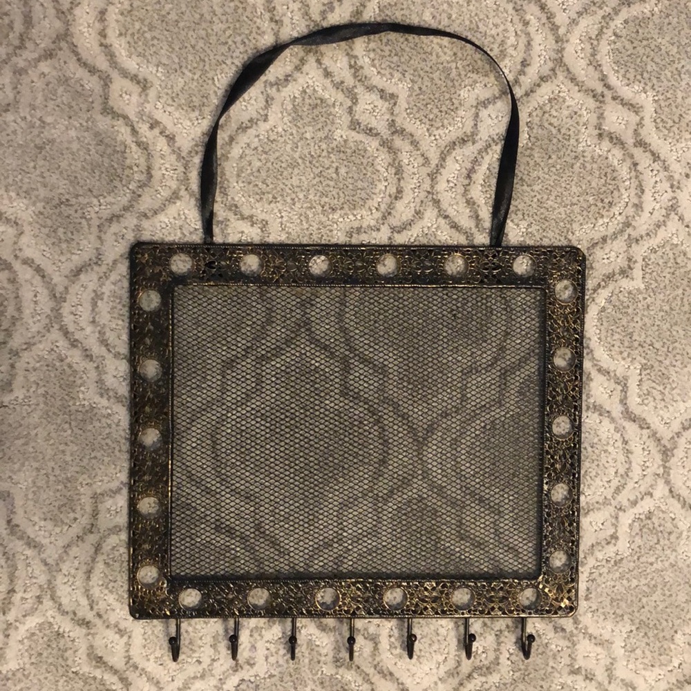 Hanging jewelry rack